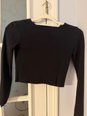 PacSun Black Long-Sleeve Cropped Top